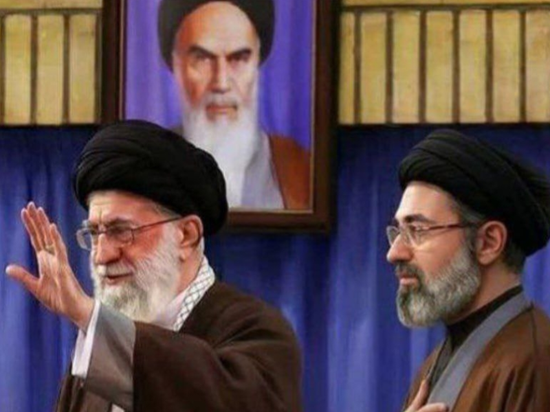 دست خدا عیان شد، خامنه ای جوان شد.
