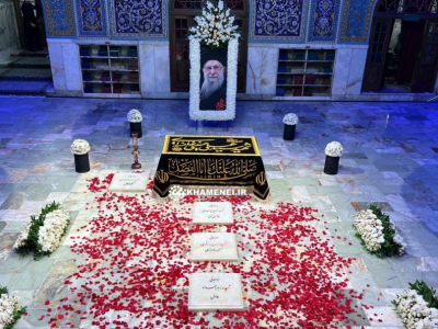 قالبی ماندگار از قبور مطهر